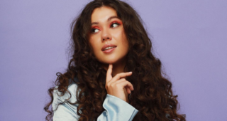 Karolina Szczurowska wydała nowy utwór. Poznaj piosenkę „Nie&nbsp;Bój Się”!