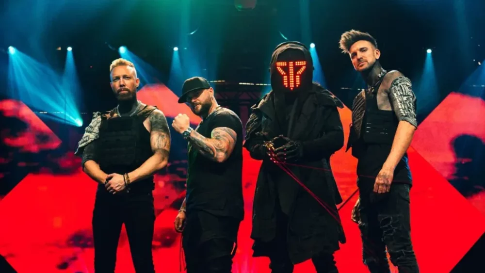 Smash Into Pieces AB / Jesper Malmberg